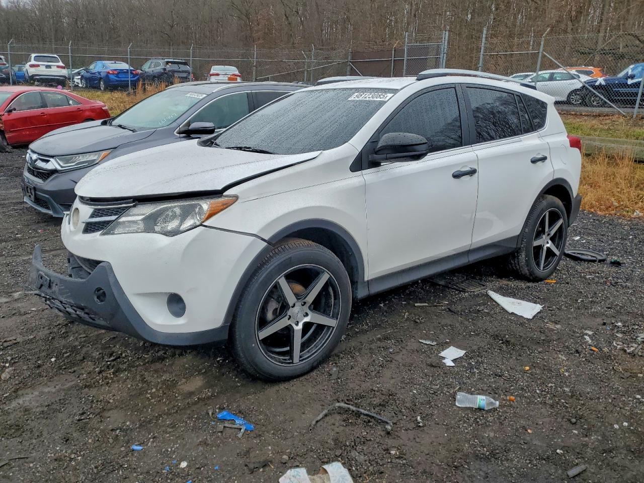 Toyota RAV4 Le Image 1