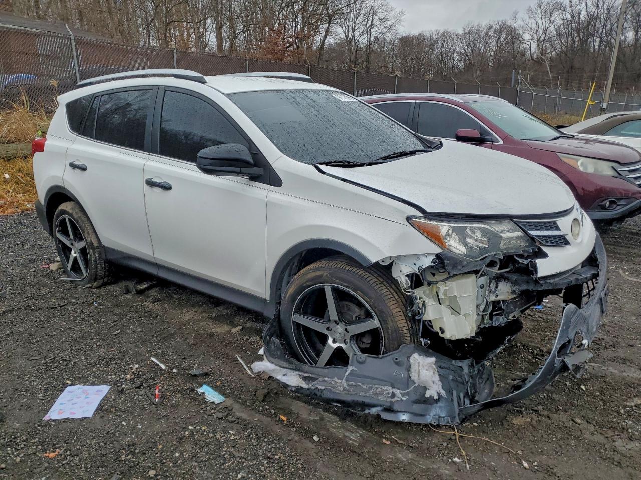 Toyota RAV4 Le Image 4