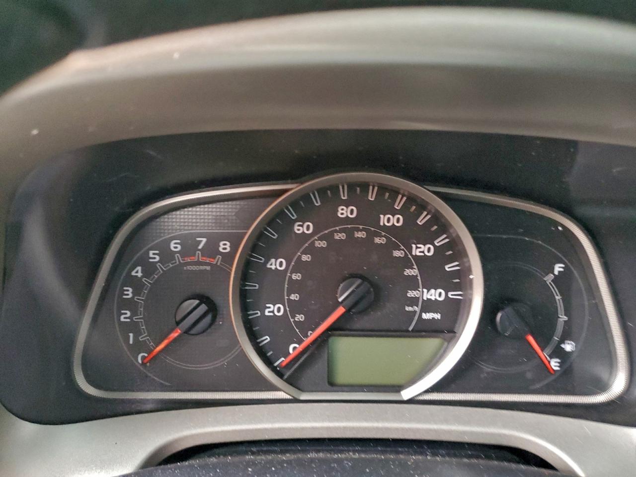 Toyota RAV4 Le Image 11