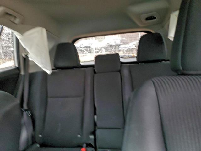 Toyota RAV4 Le Image 9