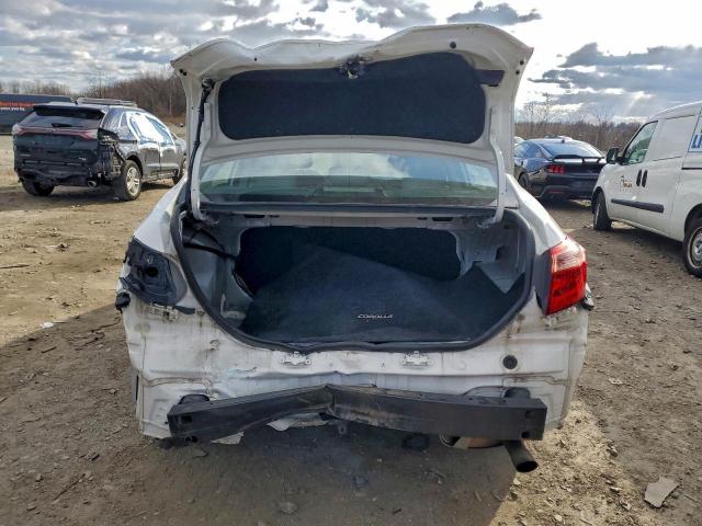 Toyota Corolla L Image 8