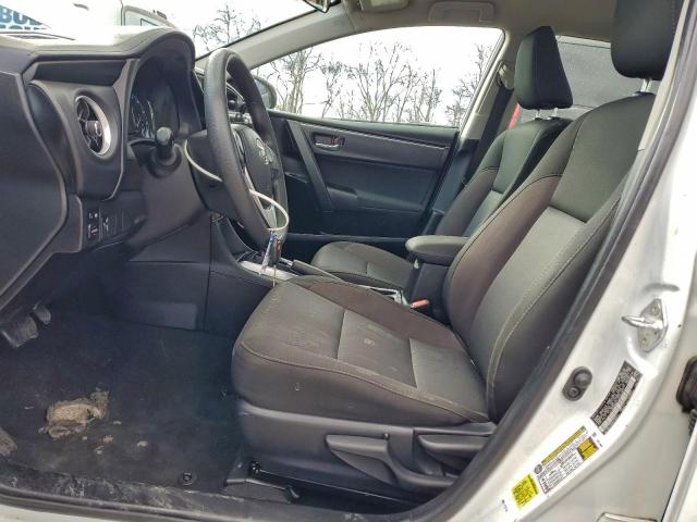 Toyota Corolla L Image 6