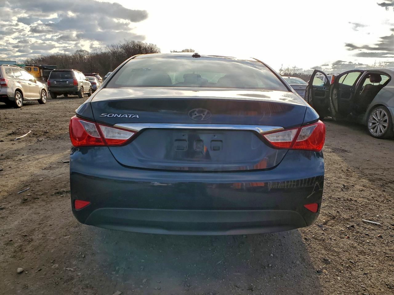 Hyundai SONATA Gls Image 3