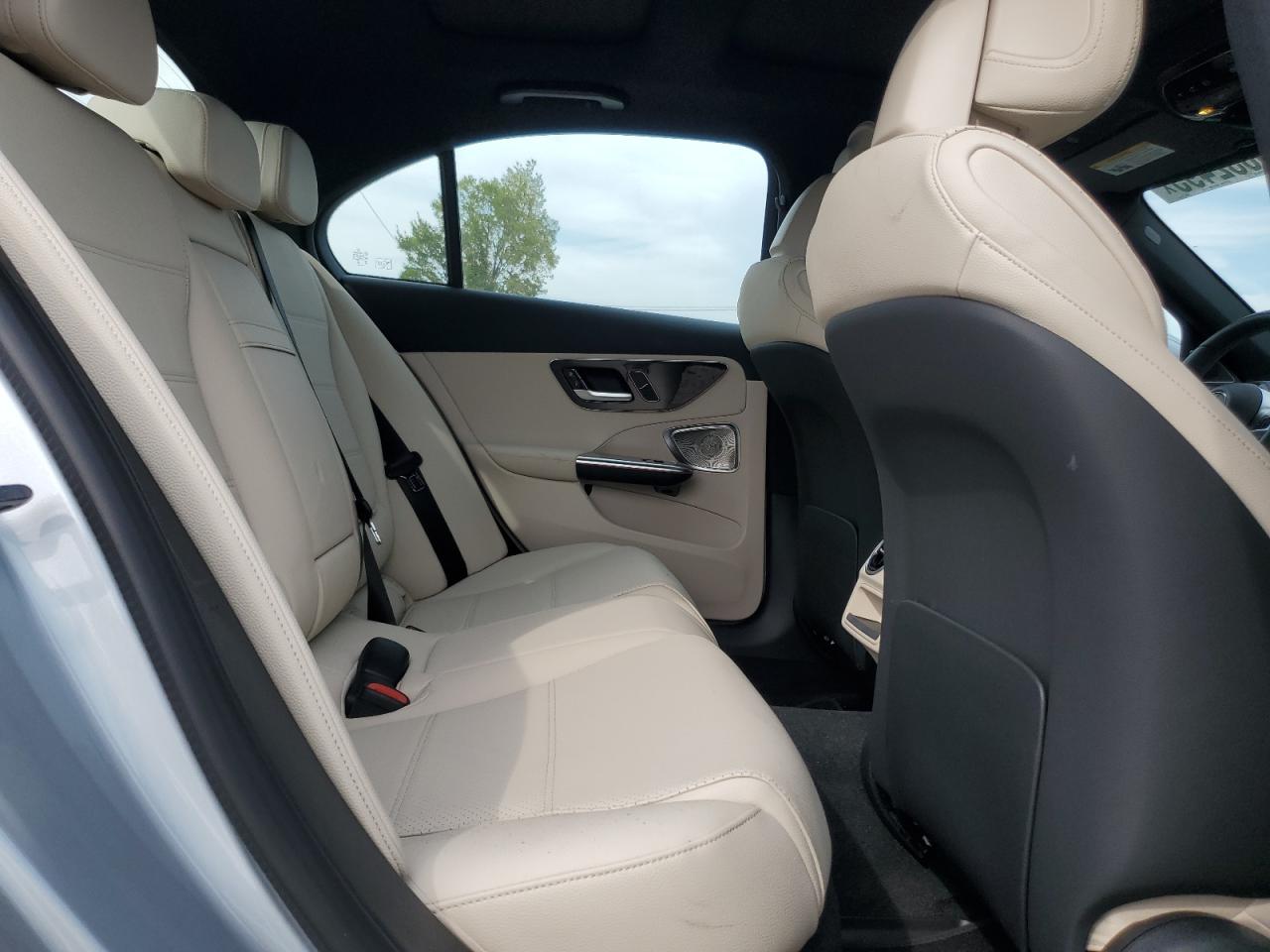 Mercedes-Benz C-Class 300 4matic Image 3