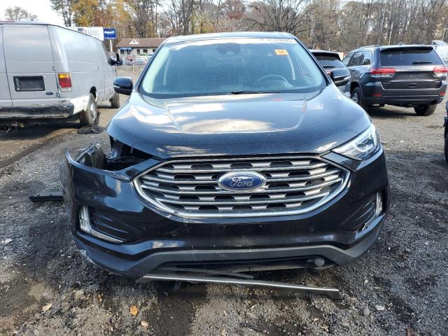 Ford Edge Titanium Image 9