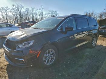  Salvage Chrysler Pacifica