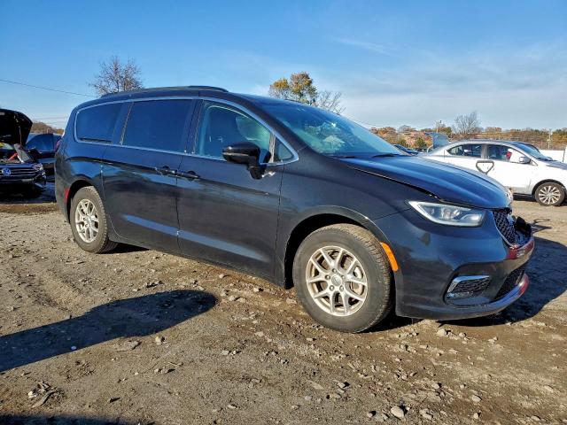 Chrysler Pacifica Touring L Image 12