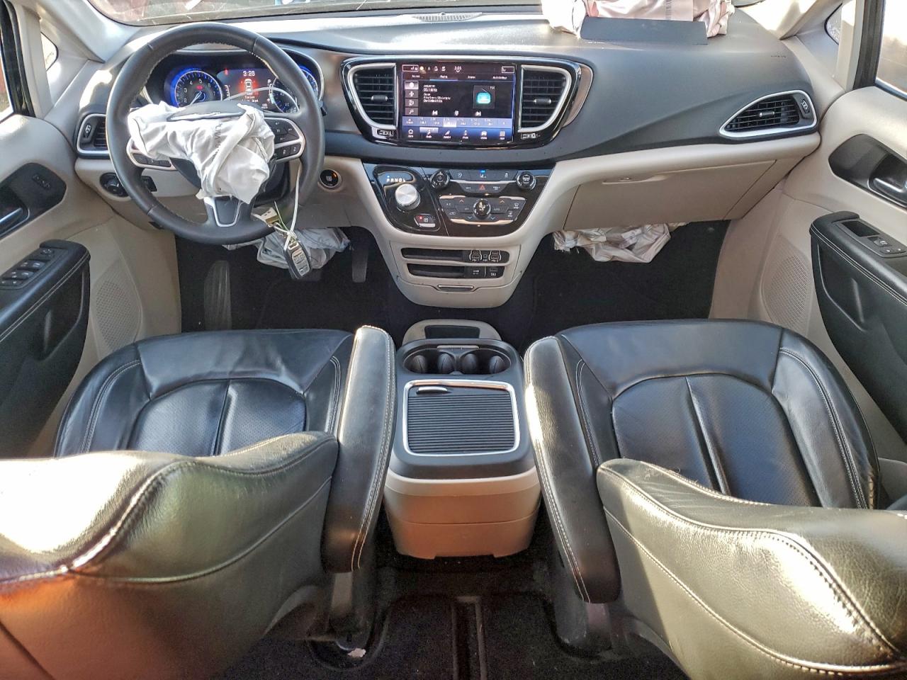 Chrysler Pacifica Touring L Image 9