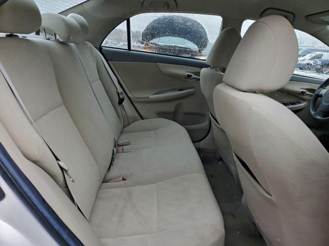 Toyota Corolla Base Image 7