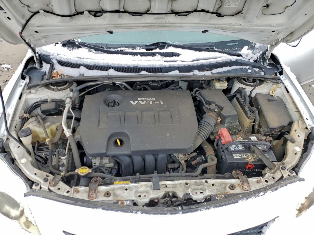 Toyota Corolla Base Image 10