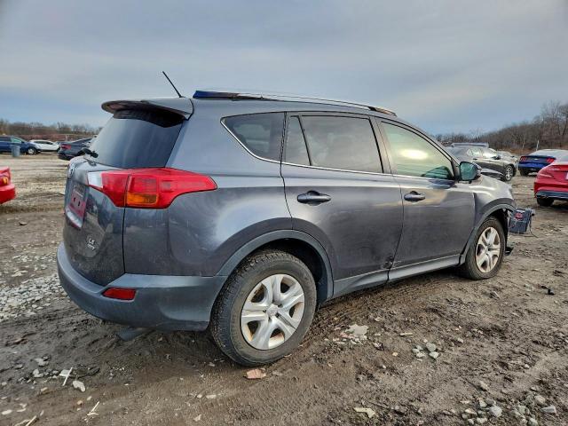 Toyota RAV4 Le Image 4