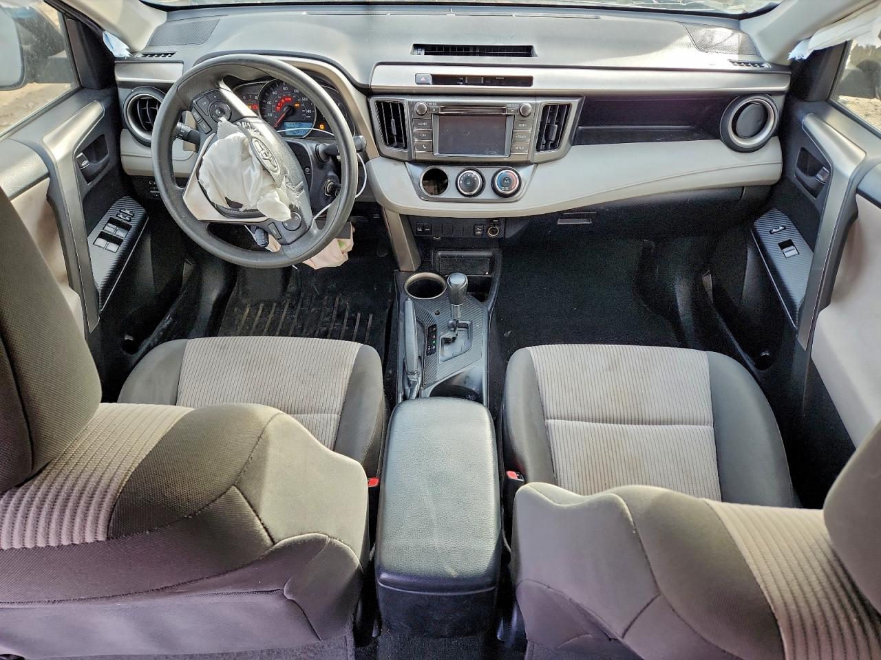 Toyota RAV4 Le Image 13