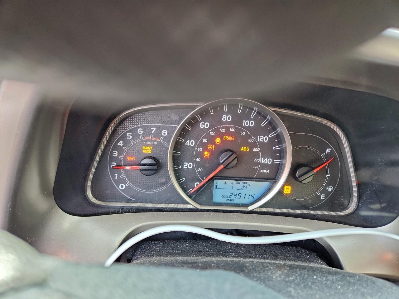 Toyota RAV4 Le Image 12