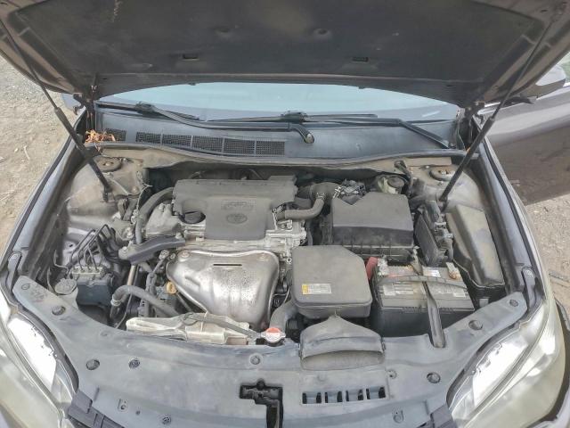 Toyota Camry Le Image 10