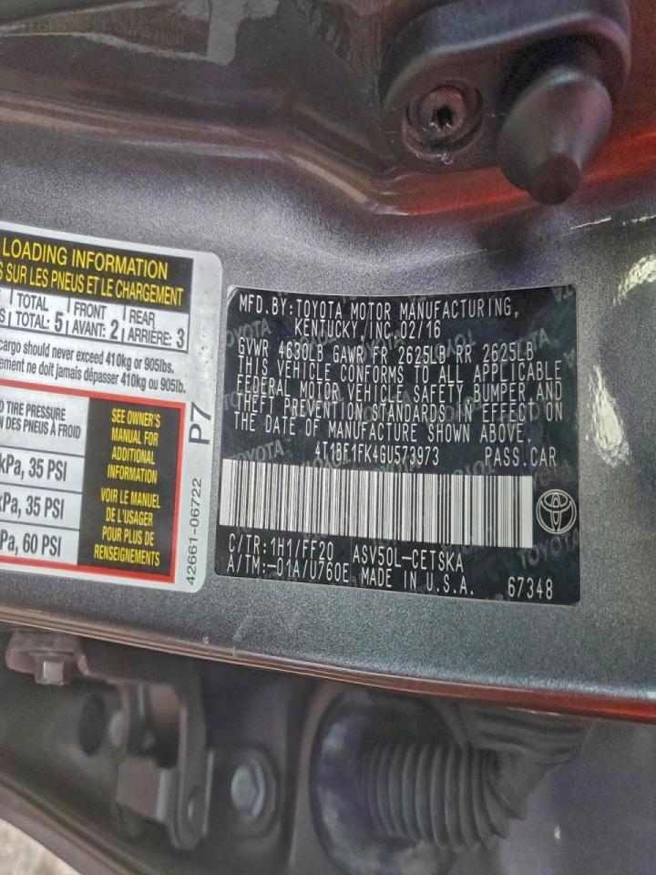 Toyota Camry Le Image 4