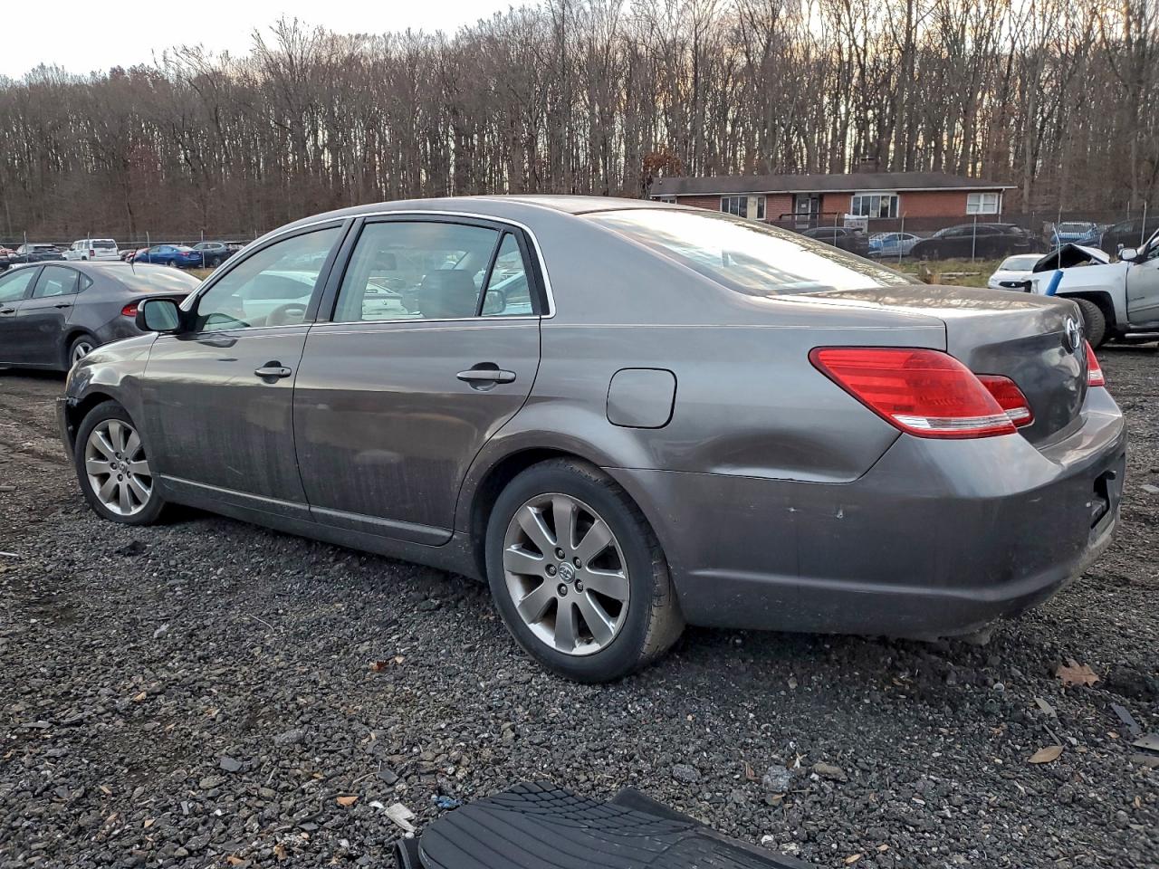 Toyota Avalon Xl Image 5