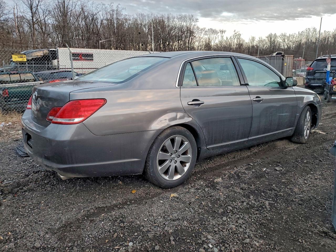 Toyota Avalon Xl Image 12