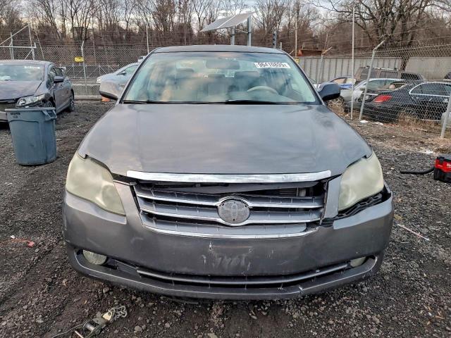 Toyota Avalon Xl Image 9