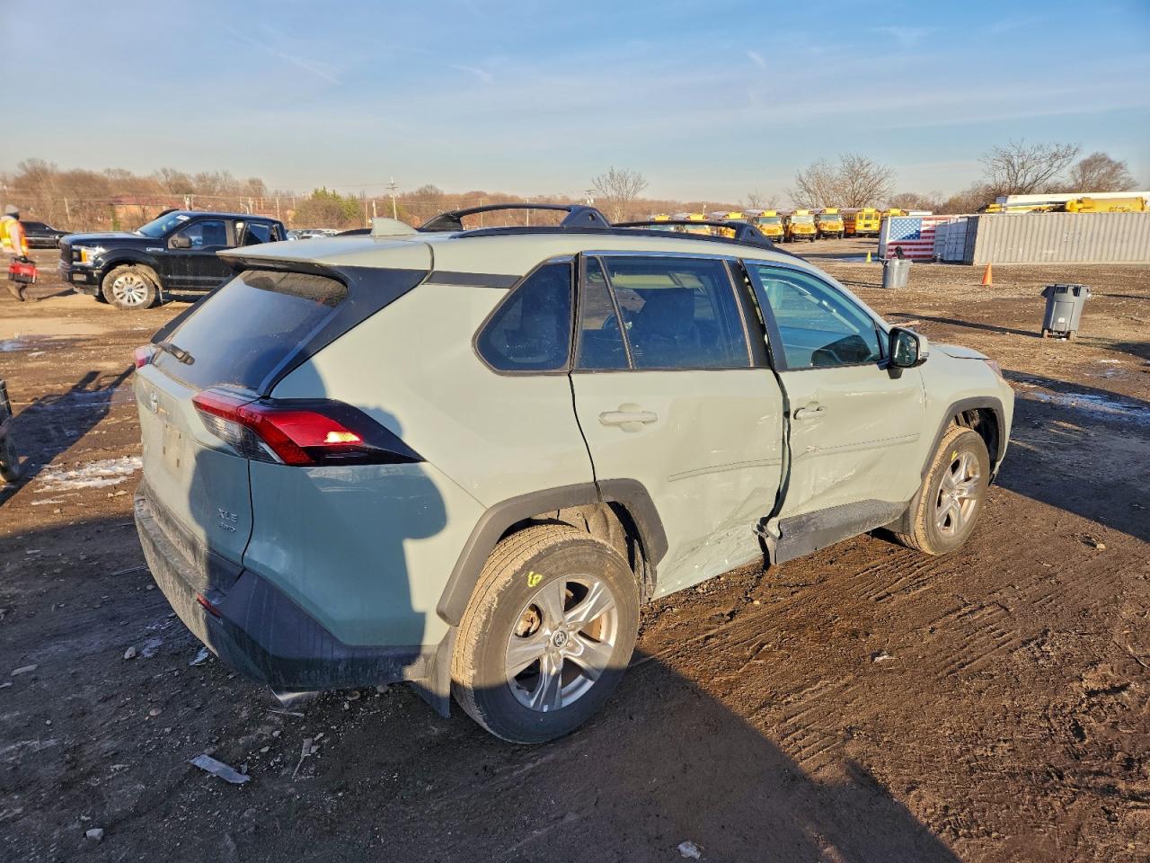 Toyota RAV4 Xle Image 5