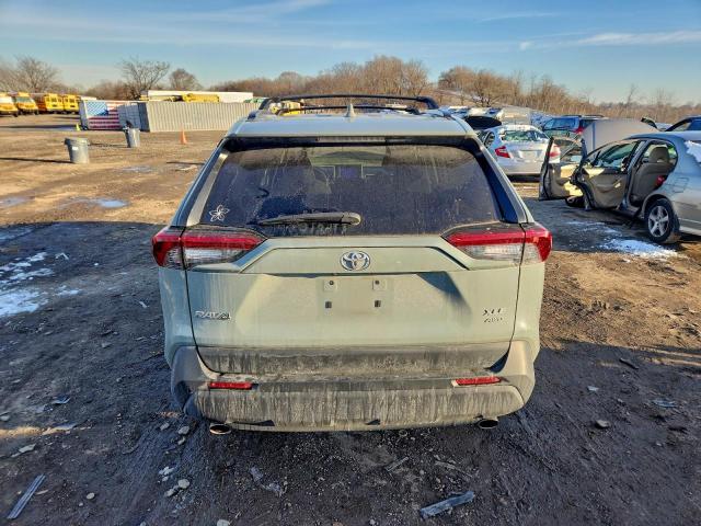 Toyota RAV4 Xle Image 4