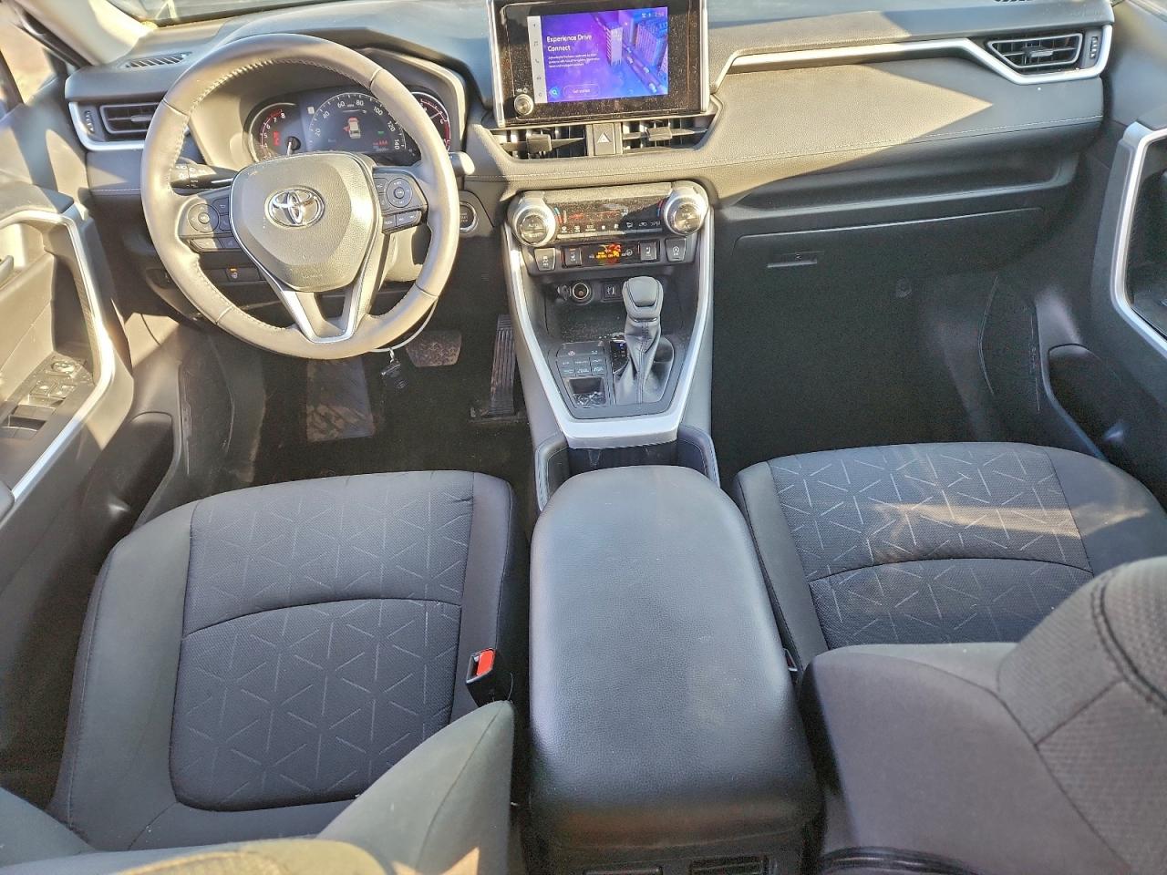 Toyota RAV4 Xle Image 10