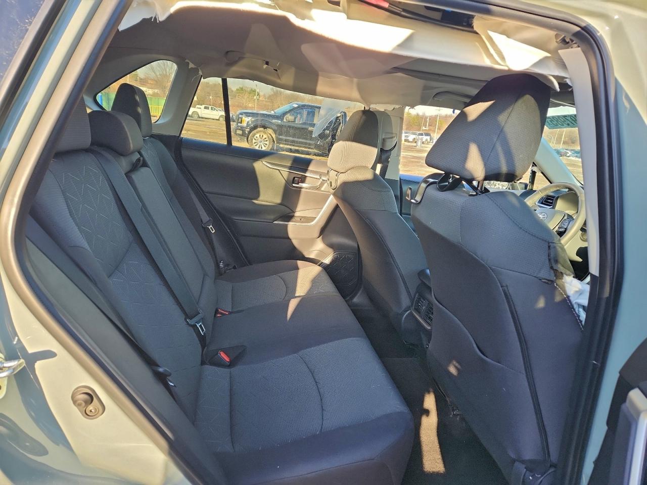 Toyota RAV4 Xle Image 7