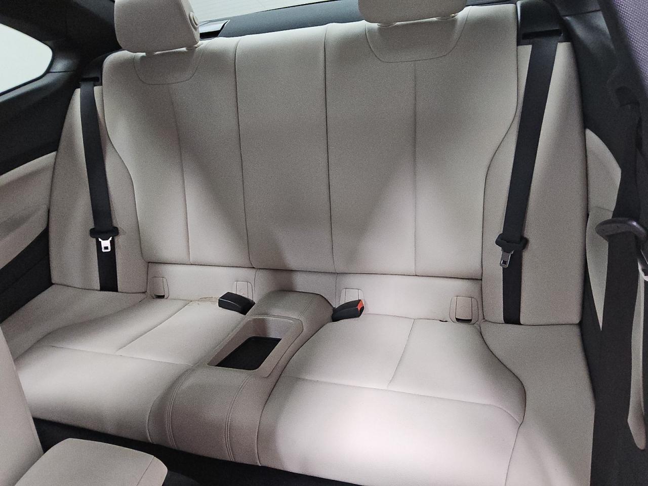 BMW 2 Series Image 10