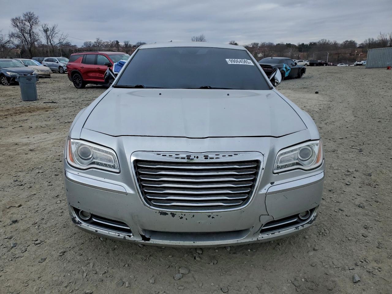Chrysler 300 Limited Image 7