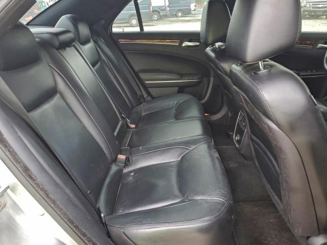 Chrysler 300 Limited Image 3