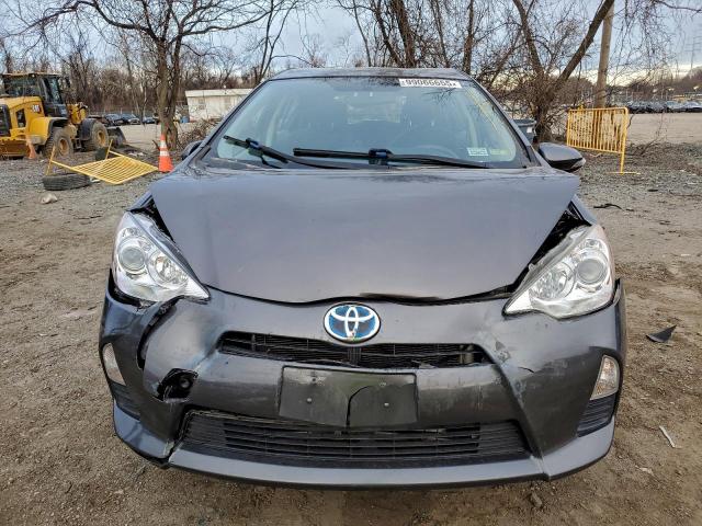 Toyota Prius Image 8