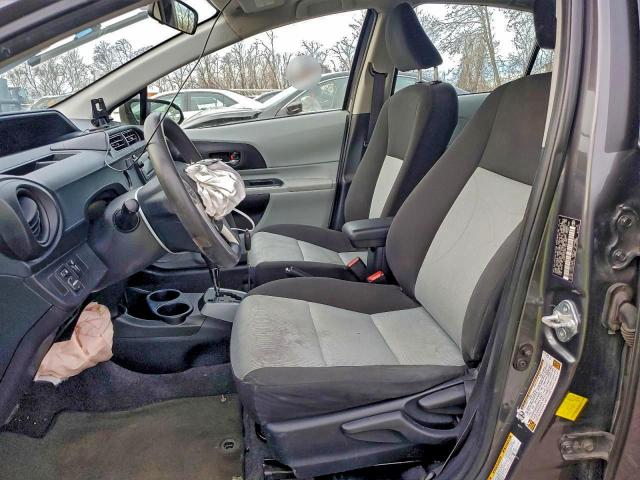 Toyota Prius Image 10