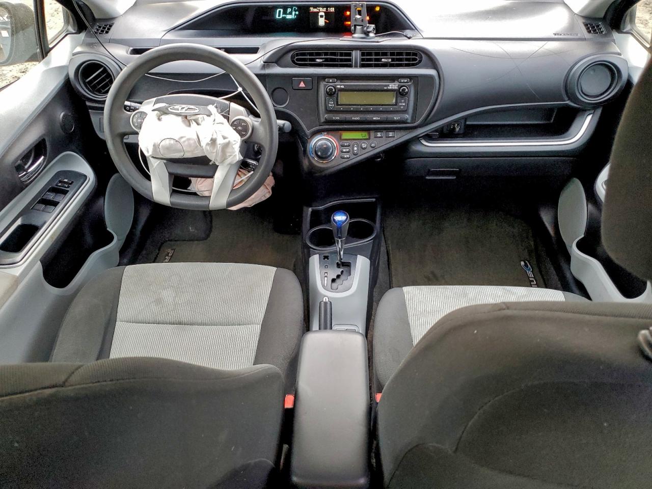 Toyota Prius Image 4