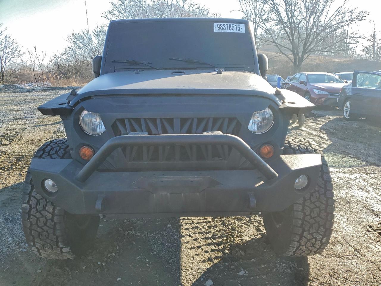 Jeep Wrangler Sahara Image 4