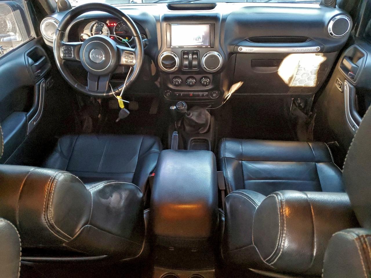 Jeep Wrangler Sahara Image 3