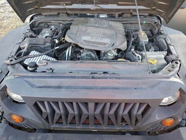 Jeep Wrangler Sahara Image 12