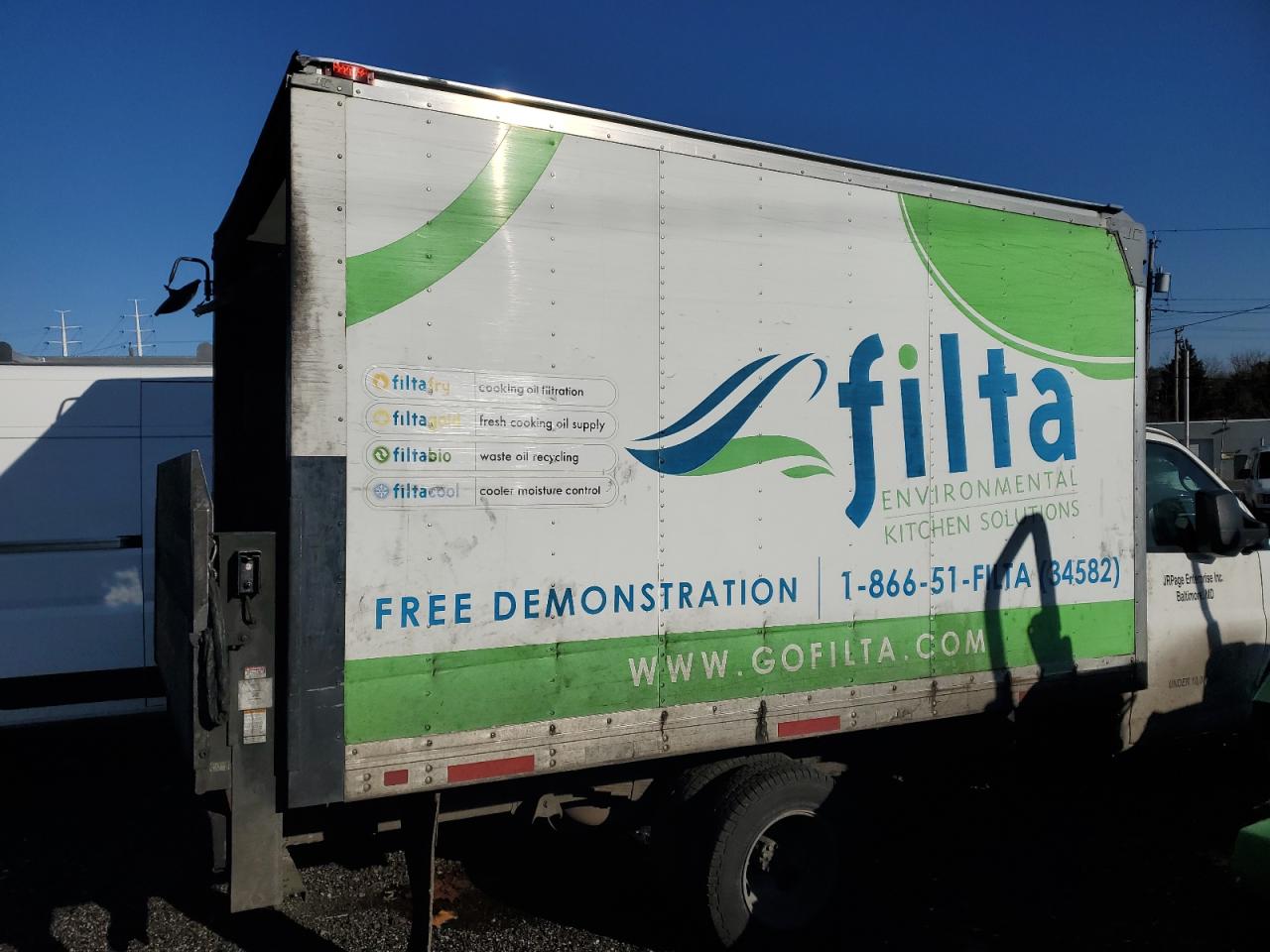 Chevrolet Express Image 3