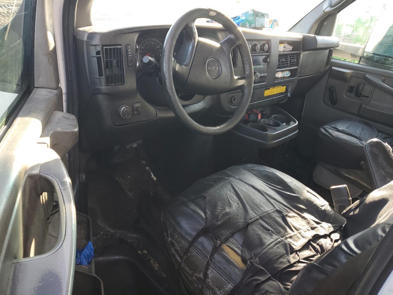 Chevrolet Express Image 10