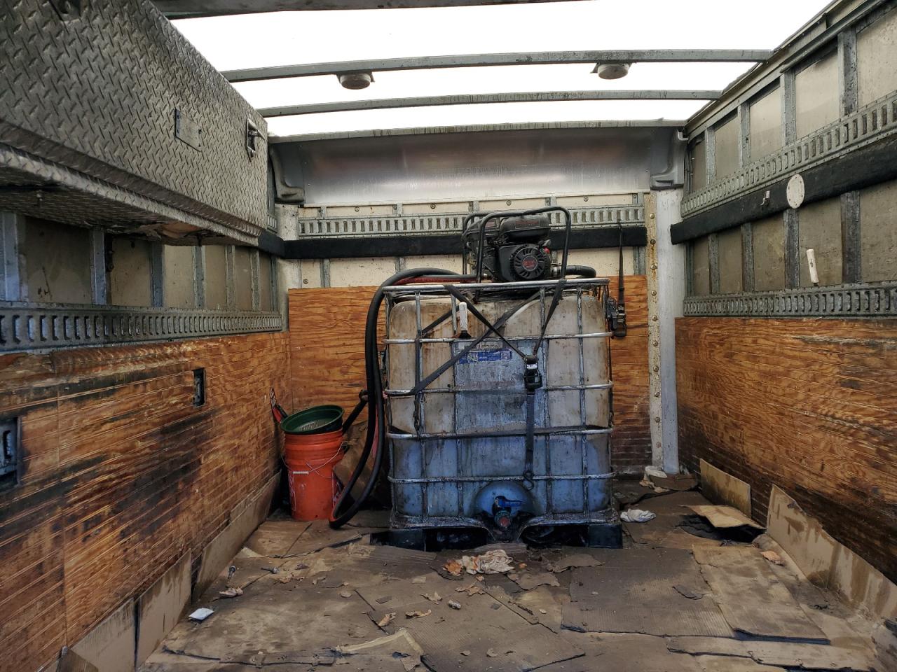 Chevrolet Express Image 6