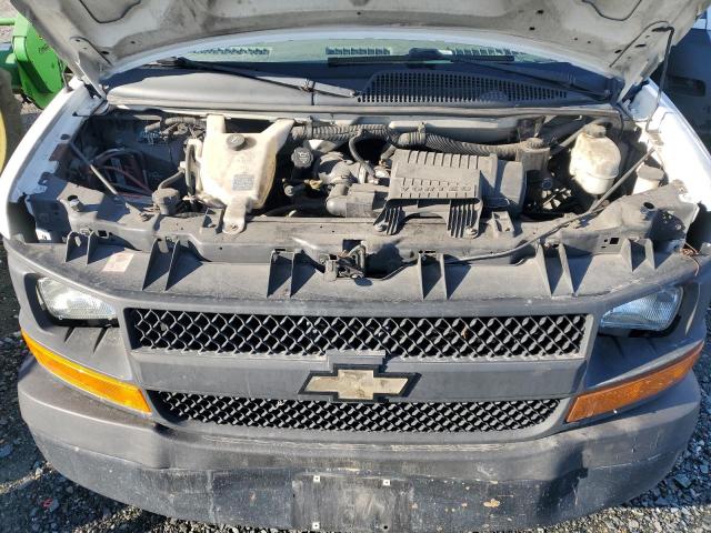 Chevrolet Express Image 9