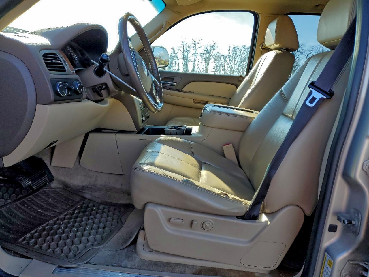 GMC Yukon K1500 Image 2