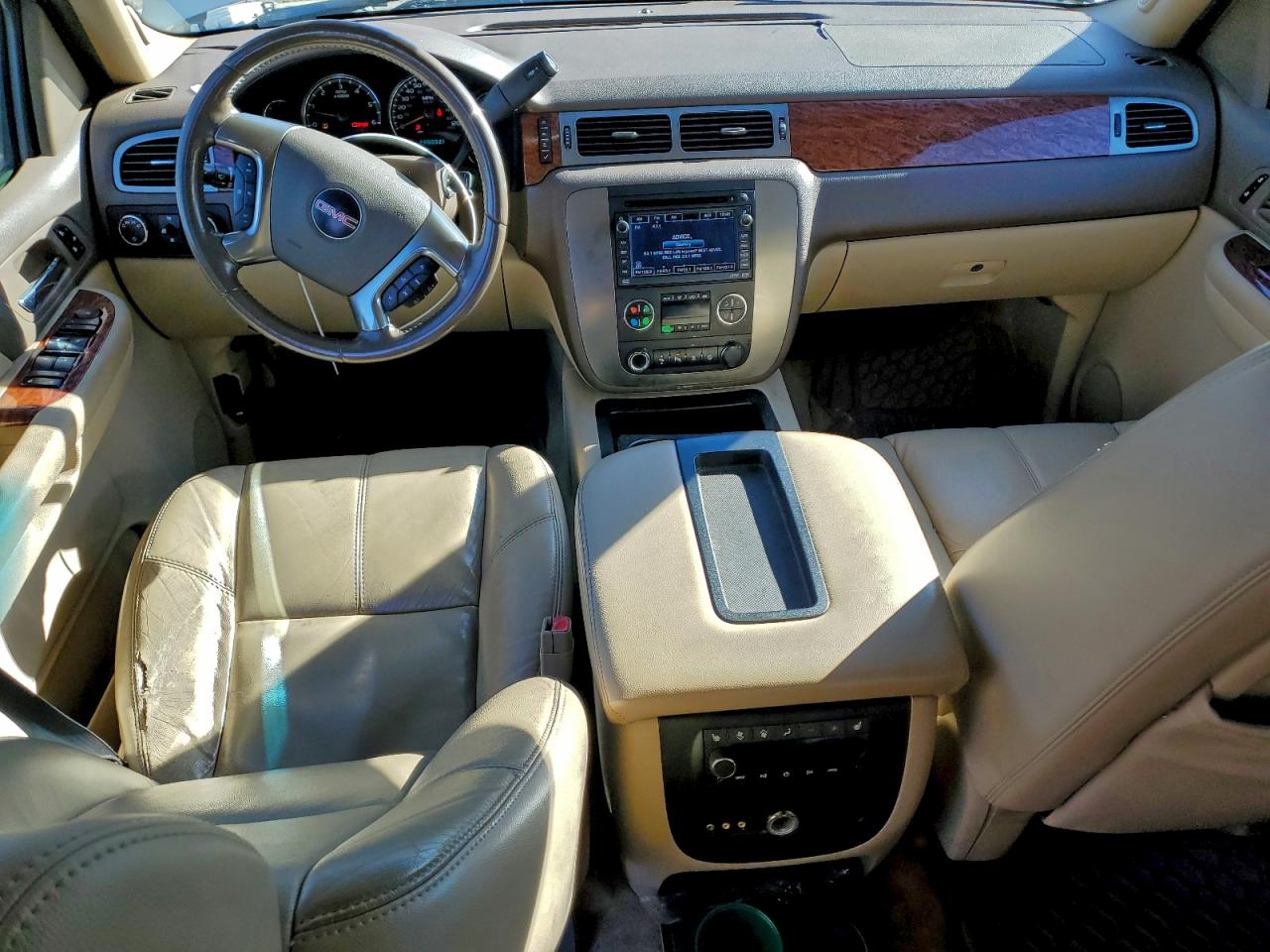 GMC Yukon K1500 Image 8