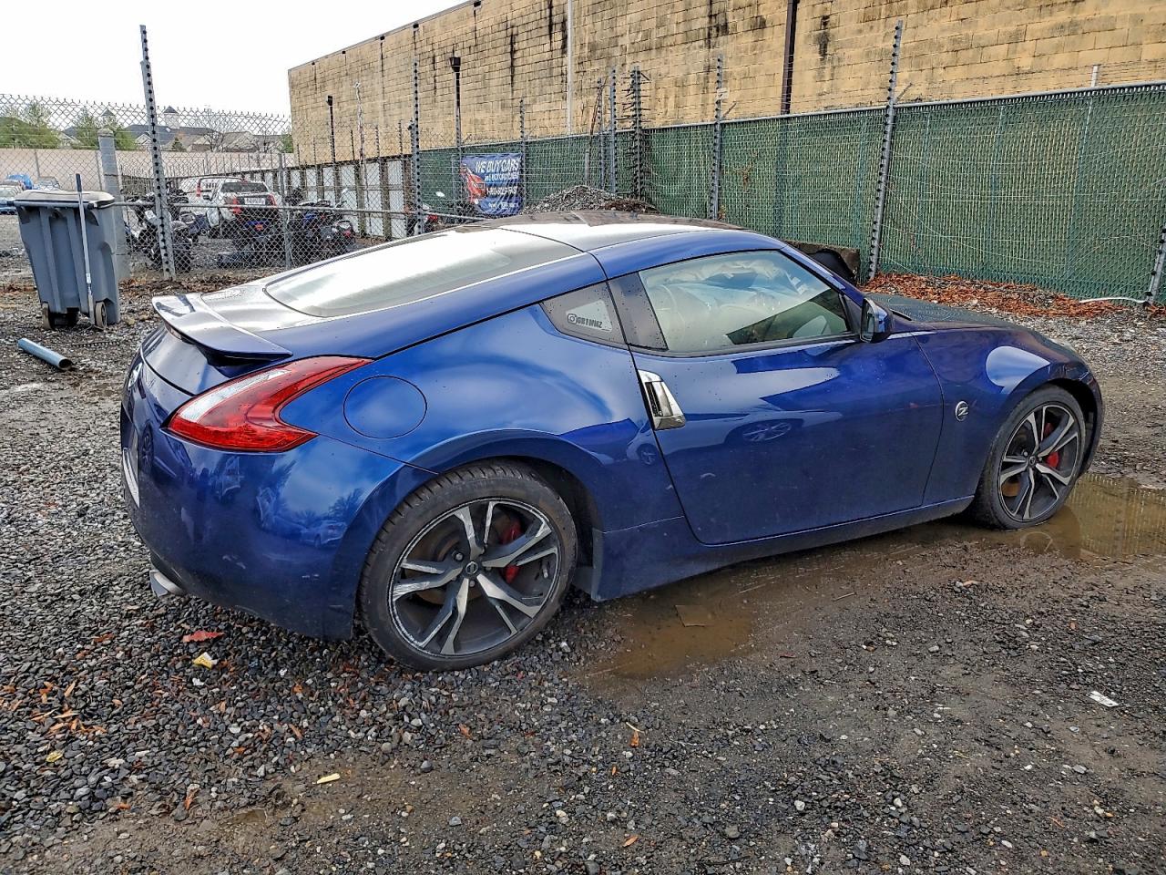 Nissan 370Z Base Image 7