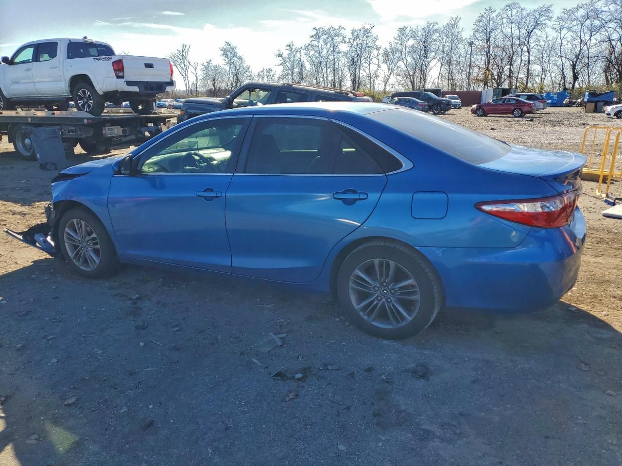 Toyota Camry Le Image 3