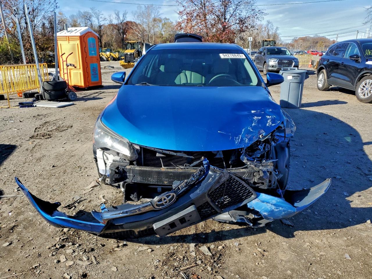 Toyota Camry Le Image 6