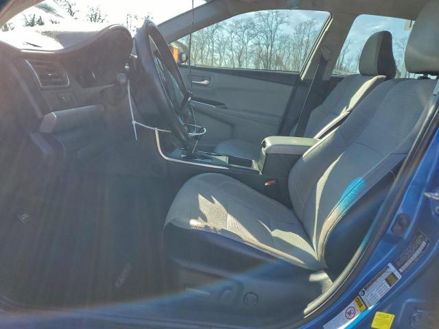 Toyota Camry Le Image 11