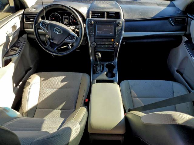 Toyota Camry Le Image 8