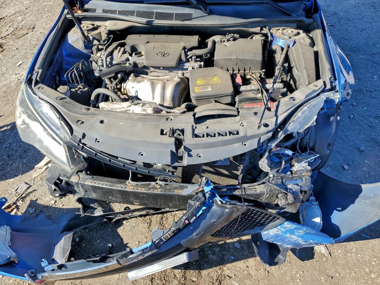 Toyota Camry Le Image 7