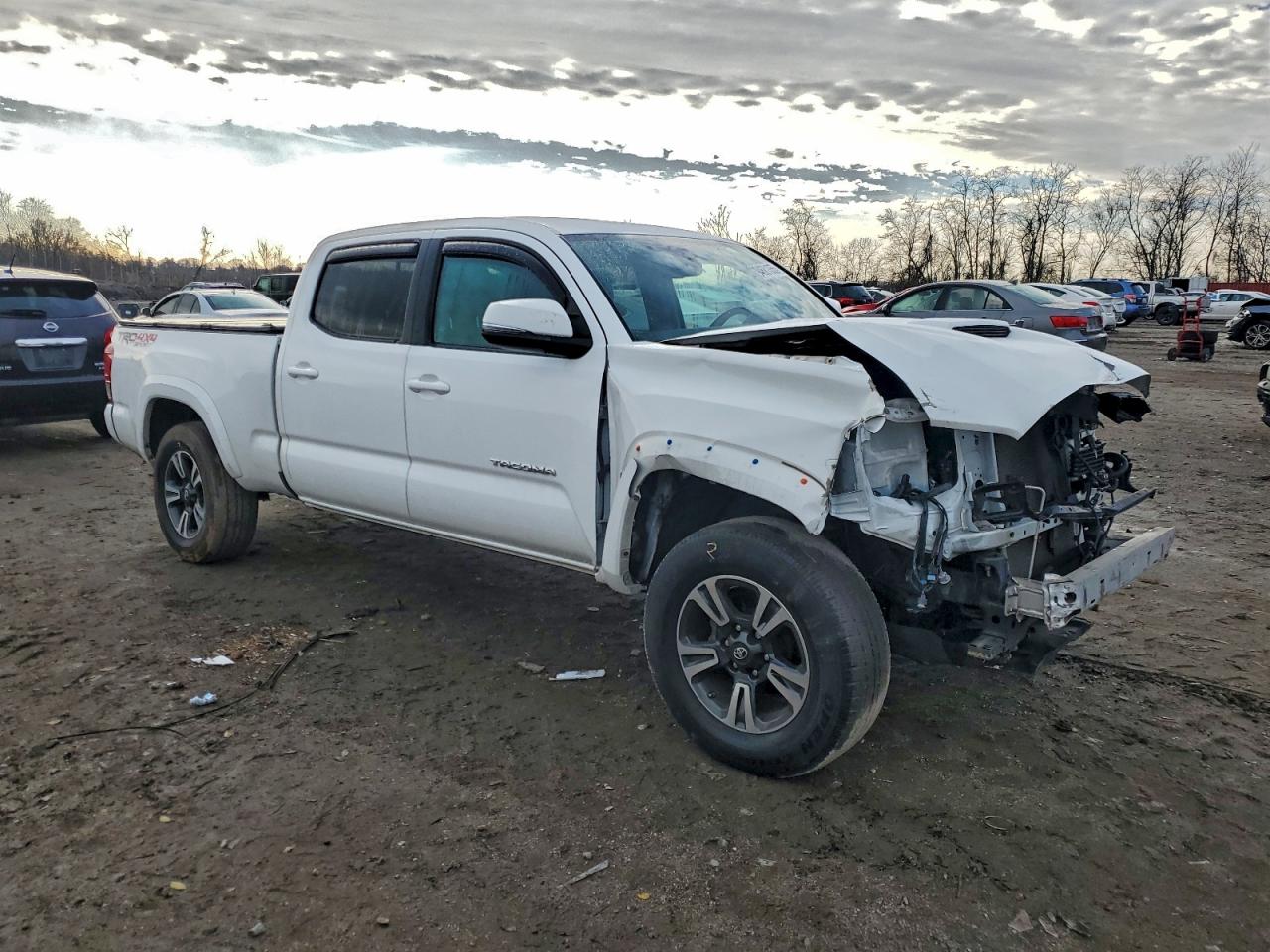 Toyota Tacoma Double Cab Image 9