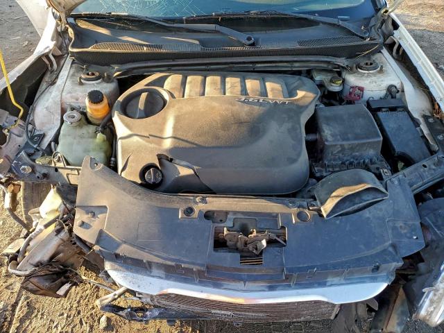 Chrysler 200 Touring Image 7