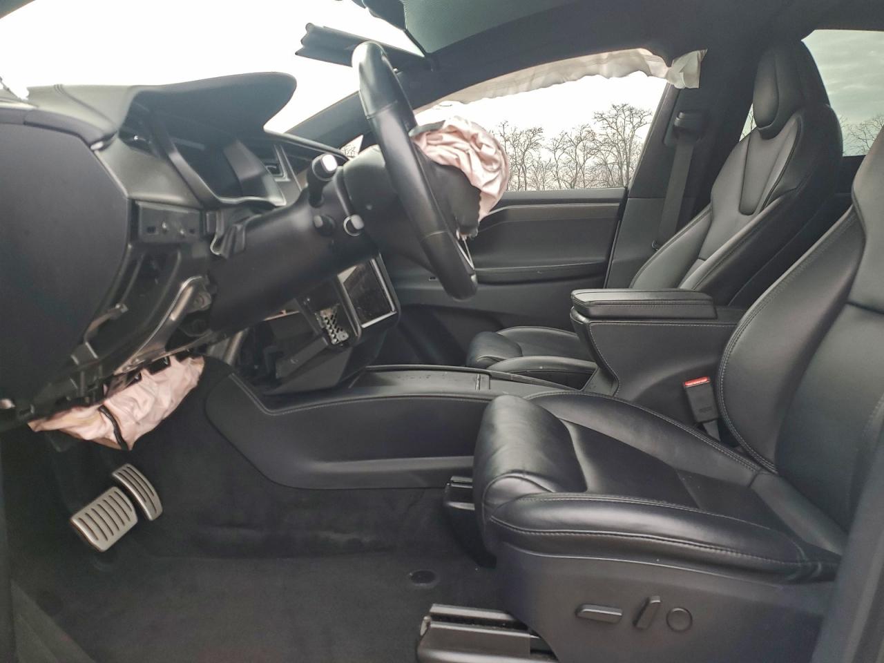 Tesla Model X Image 9